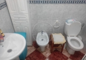 Дом с участком на продажу в городе El Campillo. Фото