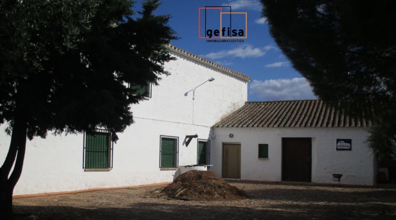 Ciudad Real - Valdepeñas - 1500m2