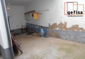 Дом с участком на продажу в городе Вальдепеньяс. Фото