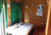 Дом с участком на продажу в городе Вальдепеньяс. Фото