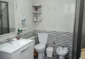 Дом с участком на продажу в городе Вальдепеньяс. Фото