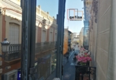 Дом с участком на продажу в городе Вальдепеньяс. Фото