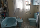 Дом с участком на продажу в городе Вальдепеньяс. Фото