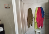 Дом с участком на продажу в городе Вальдепеньяс. Фото