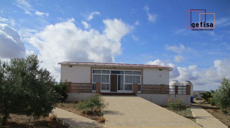 Ciudad Real - Valdepeñas - 5700m2