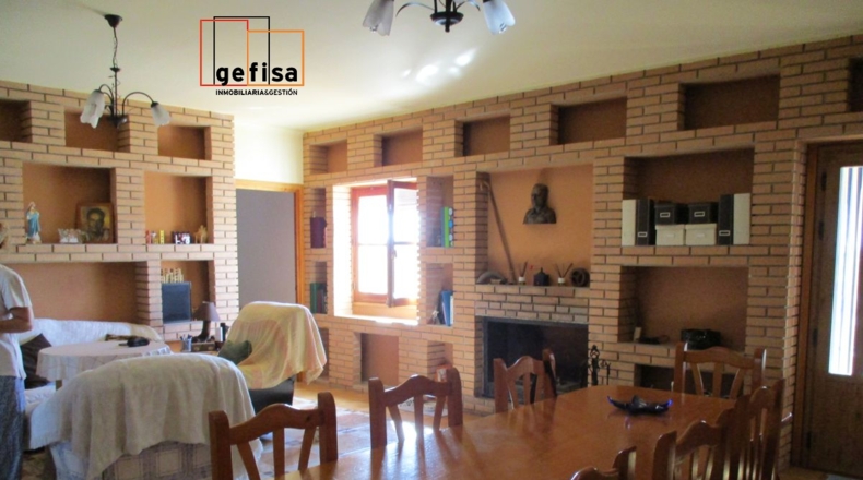 Ciudad Real - Valdepeñas - 5700m2
