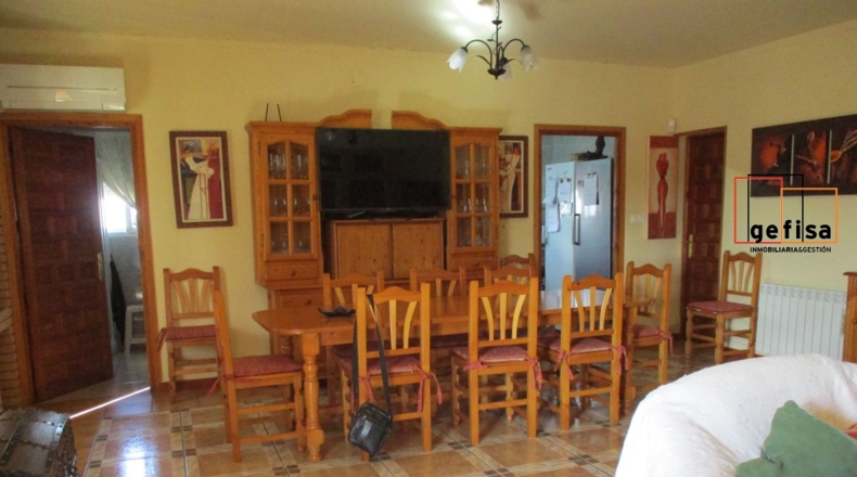 Ciudad Real - Valdepeñas - 5700m2