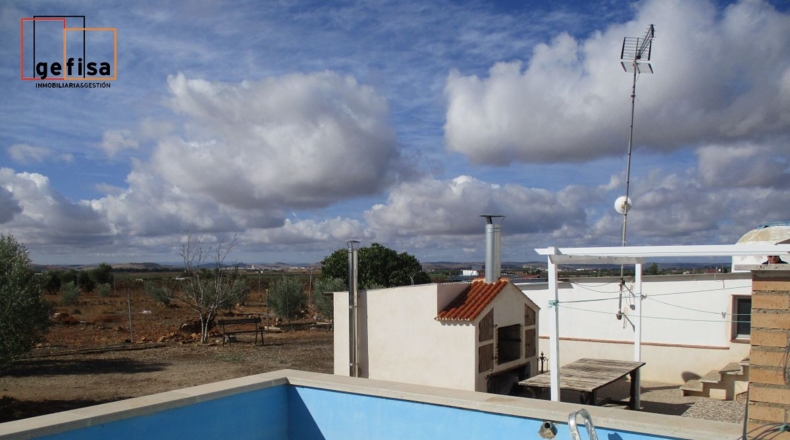 Ciudad Real - Valdepeñas - 5700m2