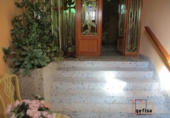 Дом с участком на продажу в городе Вальдепеньяс. Фото