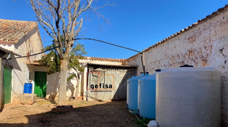 Ciudad Real - Valdepeñas - 10000m2