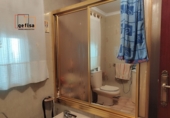 Дом с участком на продажу в городе Вальдепеньяс. Фото