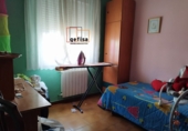 Дом с участком на продажу в городе Вальдепеньяс. Фото