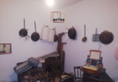 Дом с участком на продажу в городе Вальдепеньяс. Фото