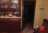 Дом с участком на продажу в городе Вальдепеньяс. Фото