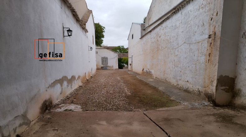 Ciudad Real - Valdepeñas - 1084m2