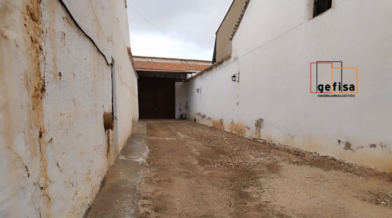 Ciudad Real - Valdepeñas - 1084m2
