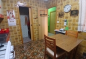 Дом с участком на продажу в городе Вальдепеньяс. Фото