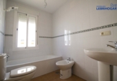 Chalet adosado con terreno en venta en Lebrija ref: TR105962 foto