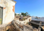 Дом с участком на продажу в городе Alcalá de Guadaíra. Фото