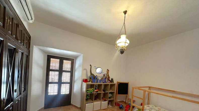 Sevilla - Алькала-де-Гуадаира - 179m2