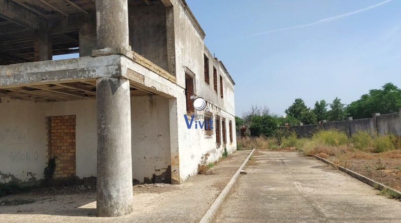 Sevilla - Alcalá de Guadaíra - 2700m2