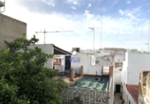 Дом с участком на продажу в городе Alcalá de Guadaíra. Фото