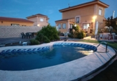Chalet independiente con terreno en venta en Lucillos ref: TR376825 foto