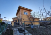 Chalet independiente con terreno en venta en Lucillos ref: TR376825 foto