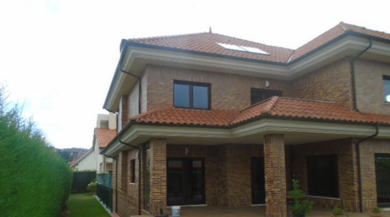 Asturias - Oviedo - 800m2
