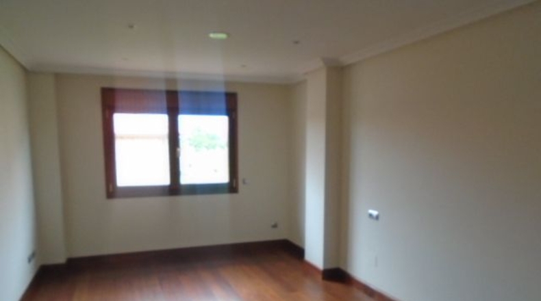 Asturias - Oviedo - 800m2