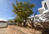 Вилла с участком на продажу в городе Calpe. Фото