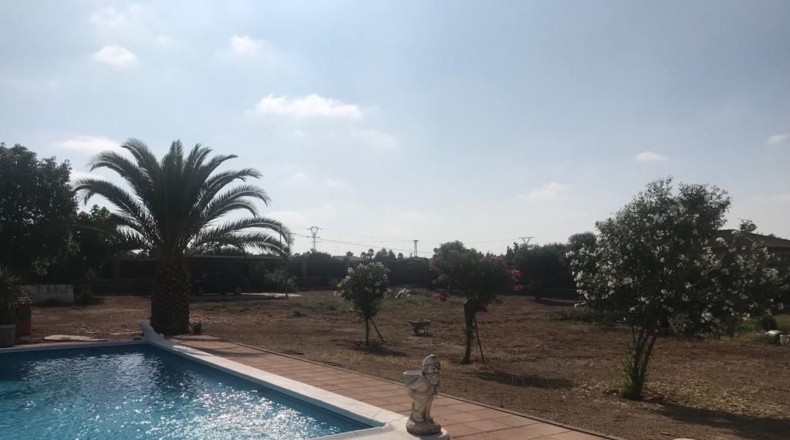 Badajoz - Almendralejo - 3000m2