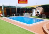 Chalet independiente con terreno en venta en Alcalá de Guadaíra ref: TR258497 foto