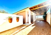 Chalet independiente con terreno en venta en Alcalá de Guadaíra ref: TR360789 foto