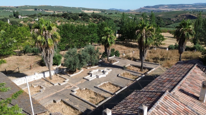 Кадис - Setenil de las Bodegas - 700m2