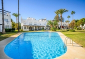 Xalet adossat amb terreny en venda a Marbella ref.: TR101048 foto