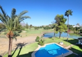 Xalet adossat amb terreny en venda a Marbella ref.: TR101048 foto