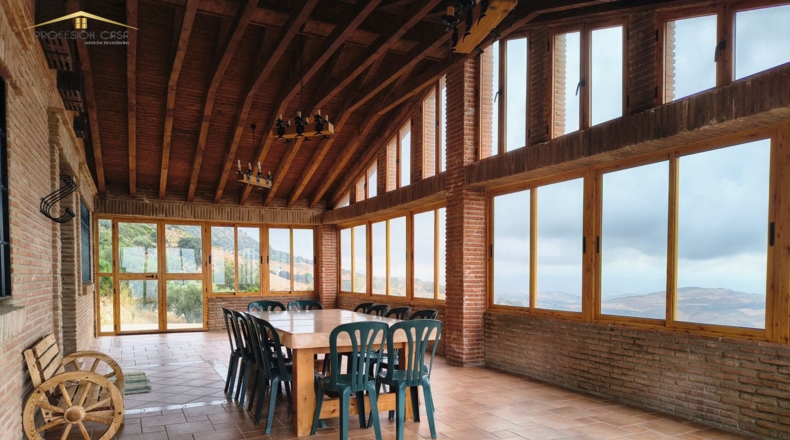 Málaga - Antequera - 24000m2