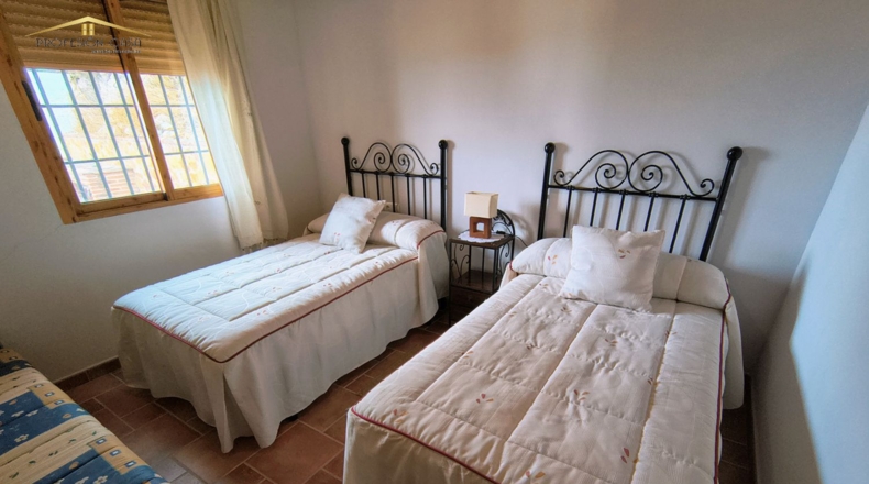 Málaga - Antequera - 24000m2