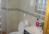 Отдельно стоящий дом с участком на продажу в городе Bornos. Фото
