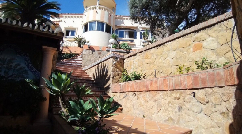Málaga - Arroyo de la Miel - 680m2