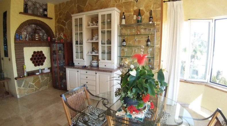 Málaga - Arroyo de la Miel - 680m2