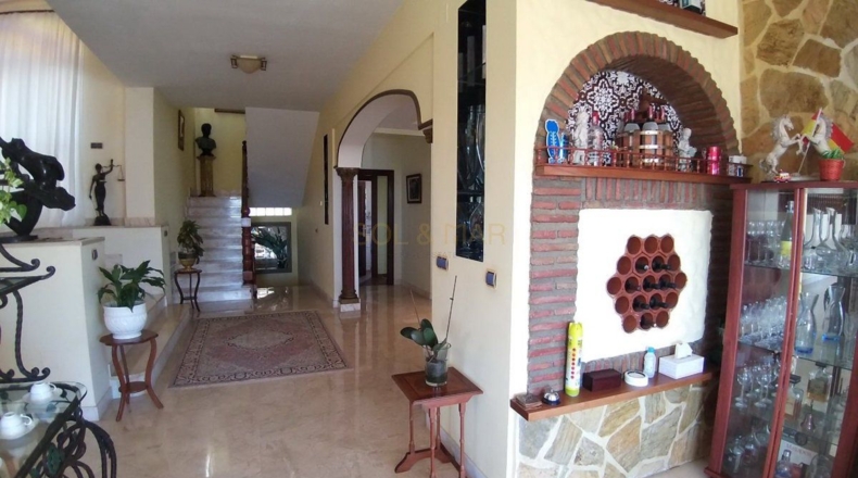 Málaga - Arroyo de la Miel - 680m2