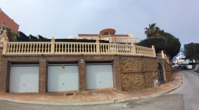Málaga - Arroyo de la Miel - 680m2