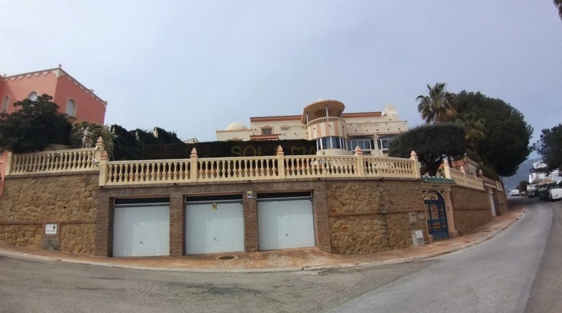 Málaga - Arroyo de la Miel - 680m2
