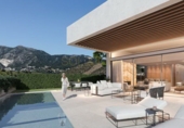 Вилла с участком на продажу в городе Benalmádena. Фото