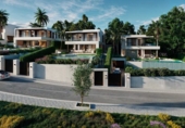 Вилла с участком на продажу в городе Benalmádena. Фото