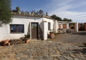 Chalet independiente con terreno en venta en Órgiva ref: TR180986 foto