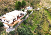 Chalet independiente con terreno en venta en Órgiva ref: TR232756 foto
