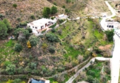 Chalet independiente con terreno en venta en Órgiva ref: TR232756 foto